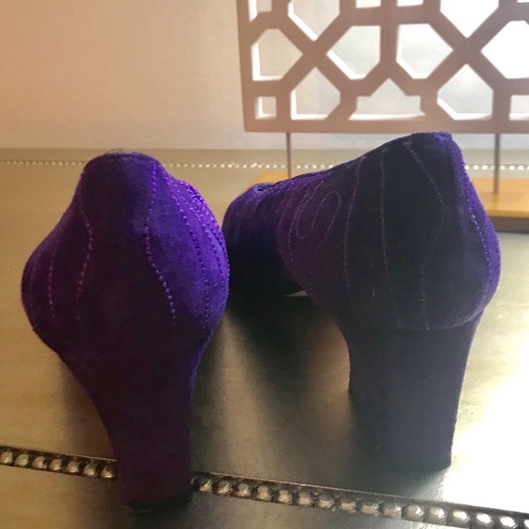 VINTAGE SASHA LONDON PURPLE SUEDE PUMP - Picture 2 of 6